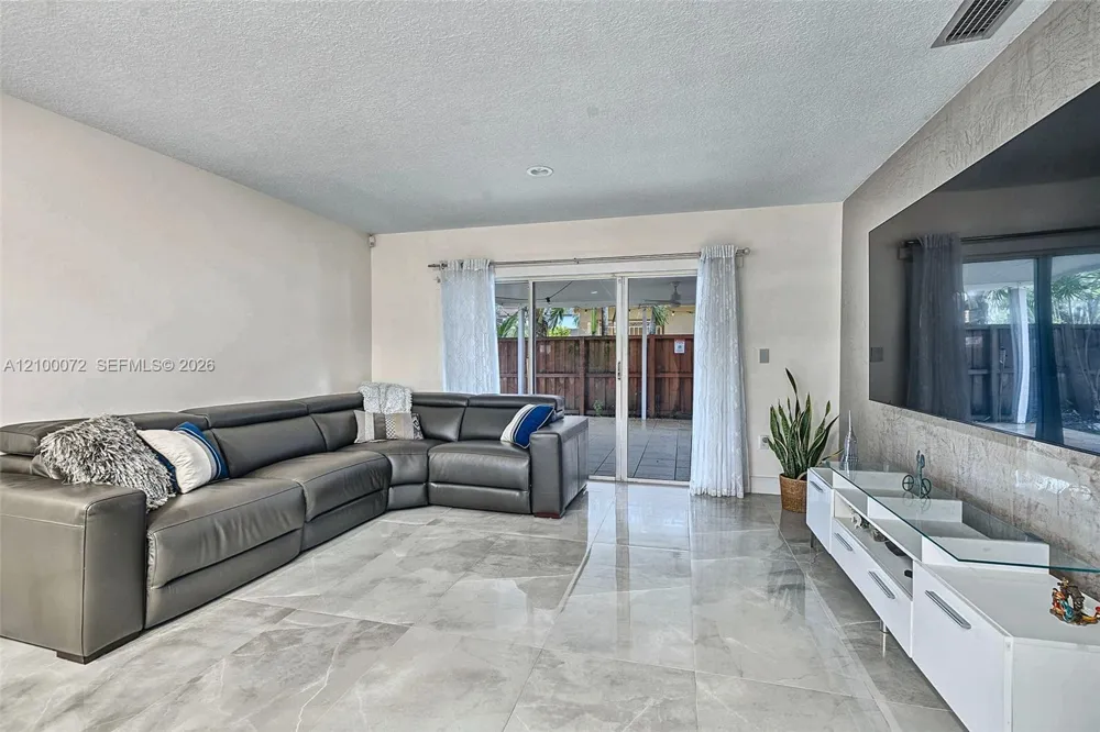 11330 SW 143rd Ct Miami, FL 33186