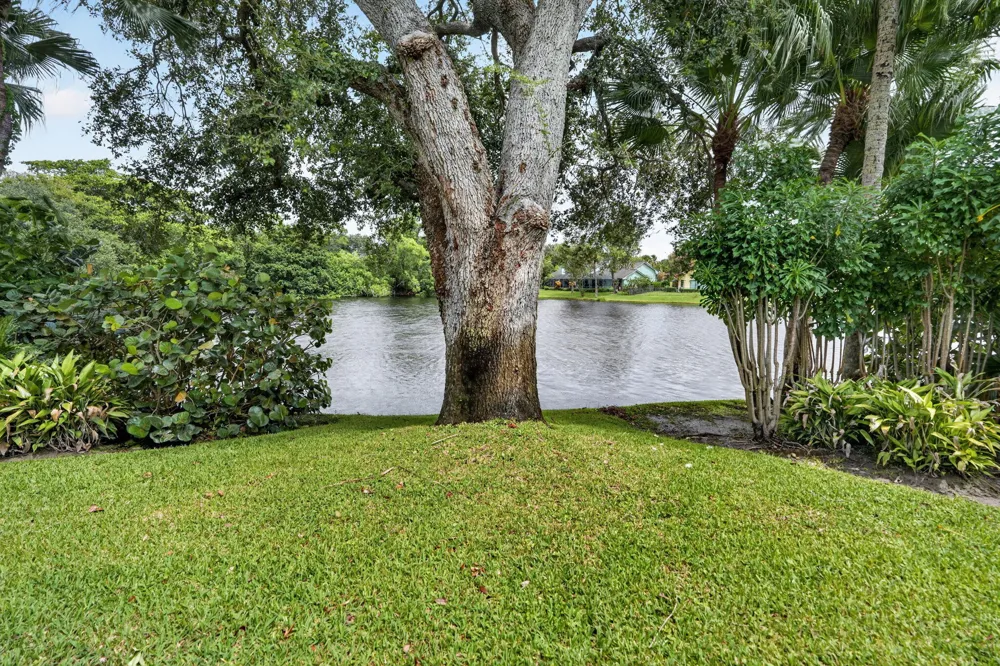12886 LA ROCHELLE CIRCLE Palm Beach Gardens, FL 33410