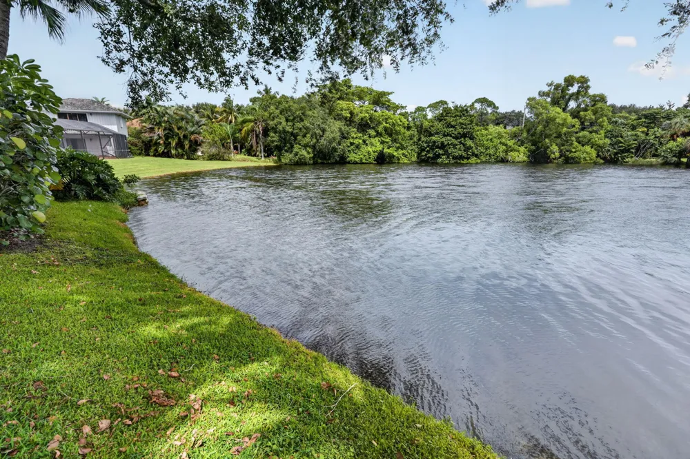 12886 LA ROCHELLE CIRCLE Palm Beach Gardens, FL 33410