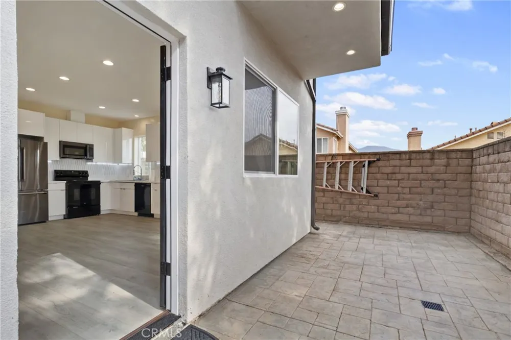 13564 Polk Street Sylmar, CA 91342
