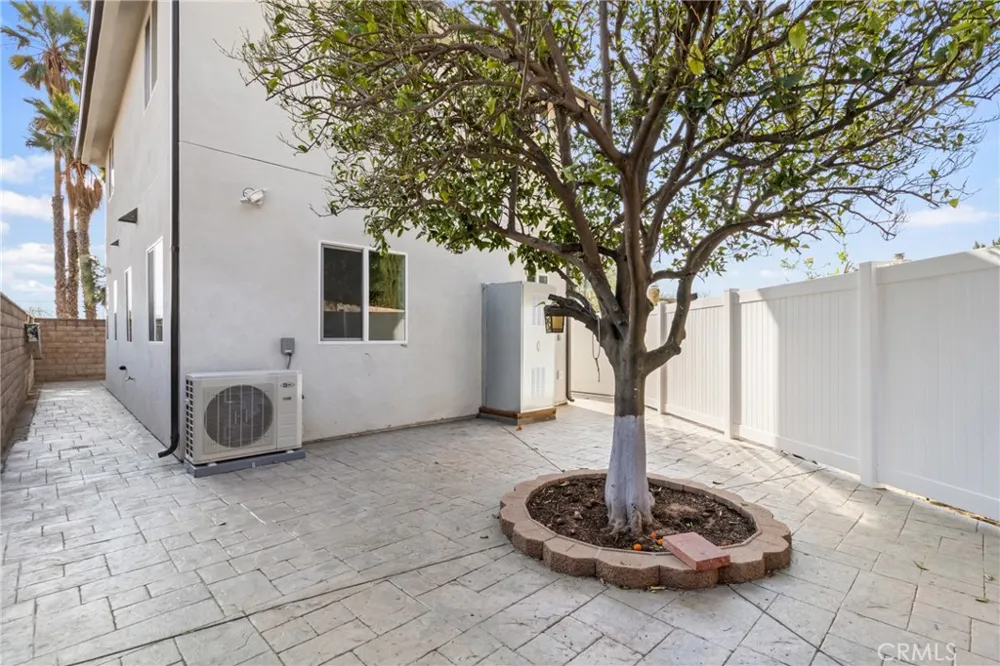 13564 Polk Street Sylmar, CA 91342