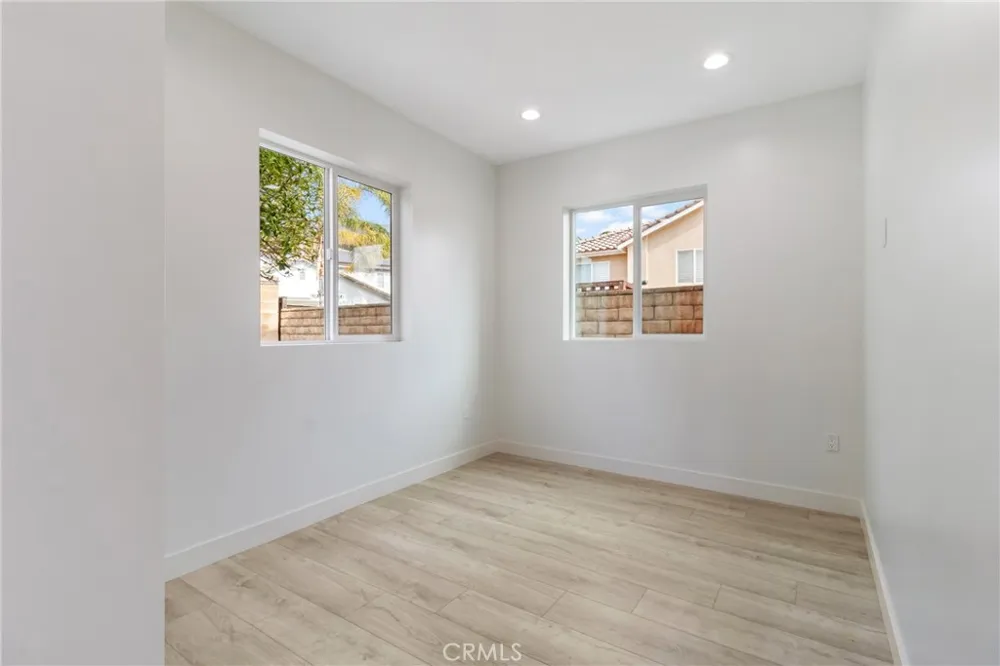 13564 Polk Street Sylmar, CA 91342