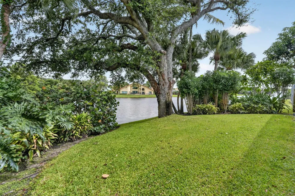 12886 LA ROCHELLE CIRCLE Palm Beach Gardens, FL 33410