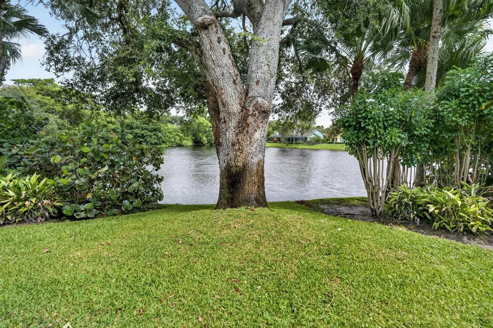 12886 LA ROCHELLE CIRCLE Palm Beach Gardens, FL 33410