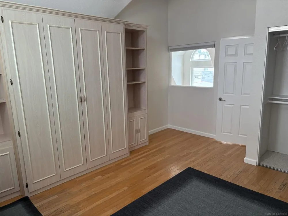 374 ORANGE AVE #E Coronado, CA 92118