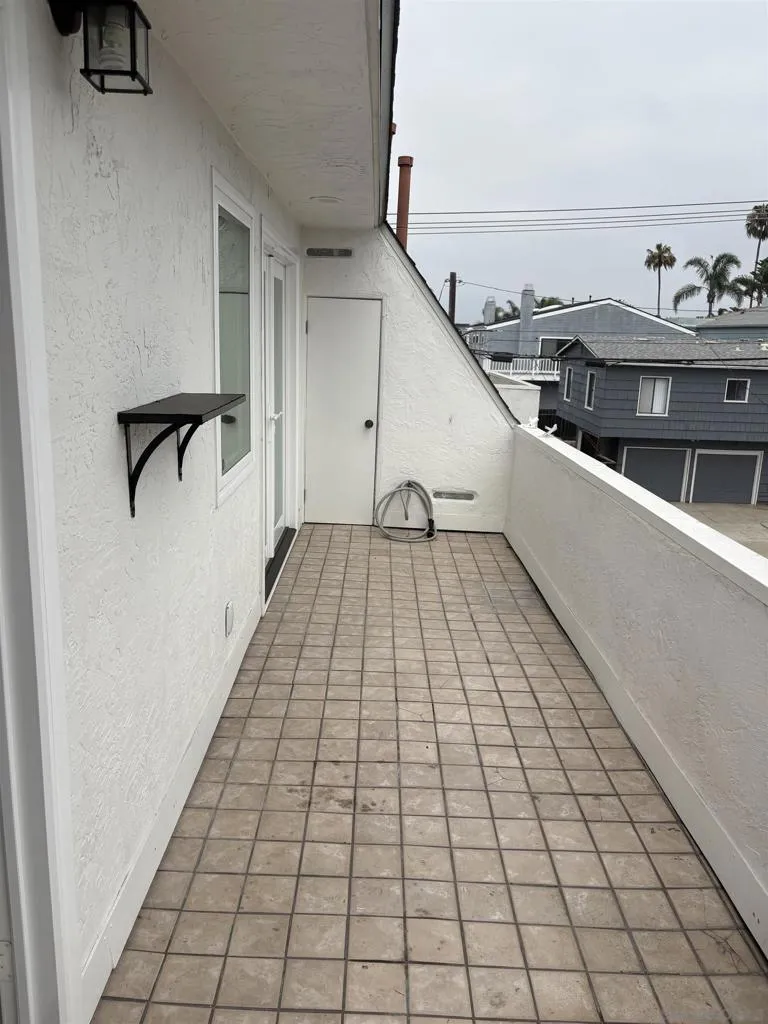 374 ORANGE AVE #E Coronado, CA 92118