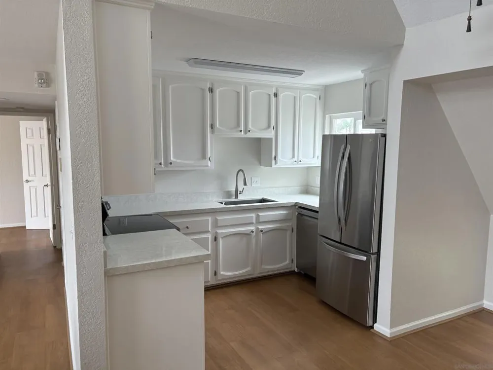 374 ORANGE AVE #E Coronado, CA 92118