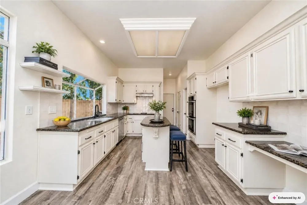 25099 Calle Entradero Murrieta, CA 92563