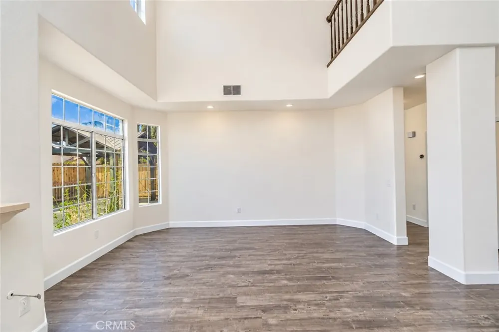 25099 Calle Entradero Murrieta, CA 92563