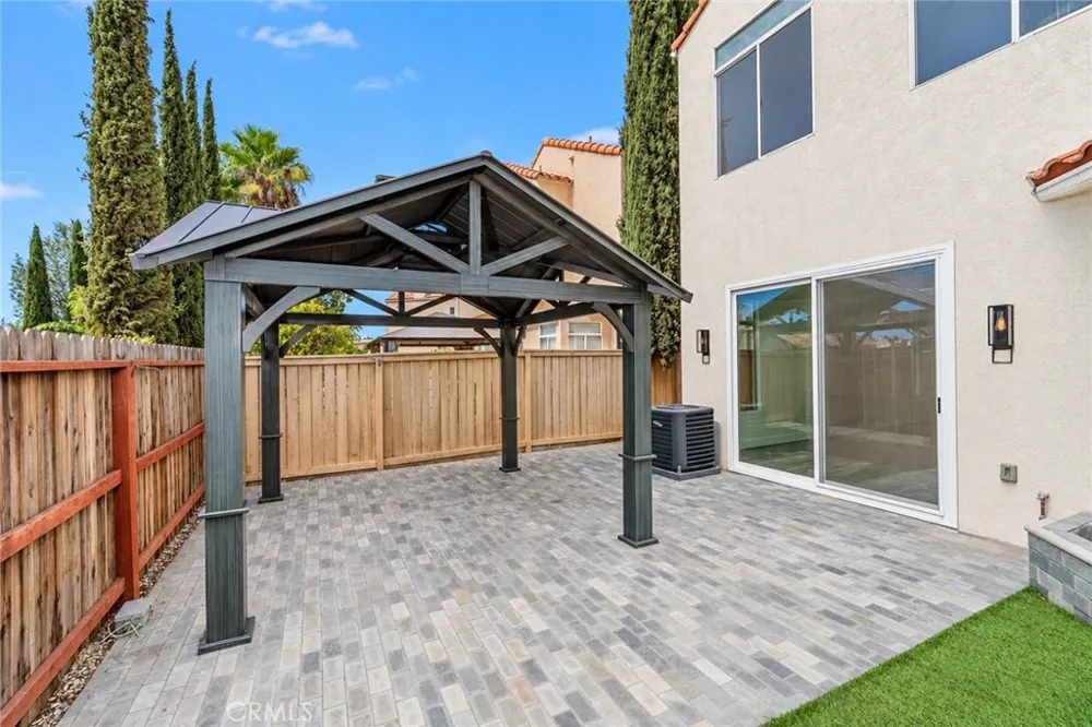 25099 Calle Entradero Murrieta, CA 92563