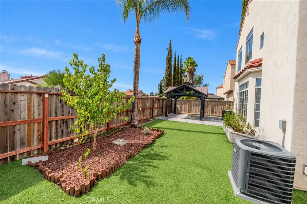 25099 Calle Entradero Murrieta, CA 92563