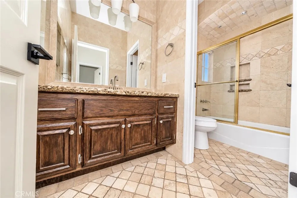 25099 Calle Entradero Murrieta, CA 92563