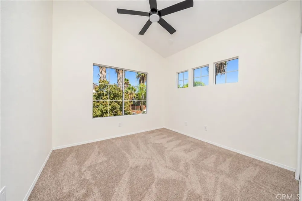 25099 Calle Entradero Murrieta, CA 92563