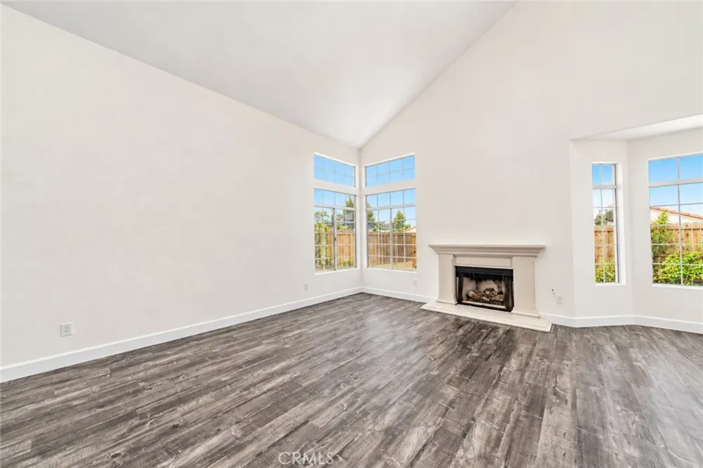 25099 Calle Entradero Murrieta, CA 92563