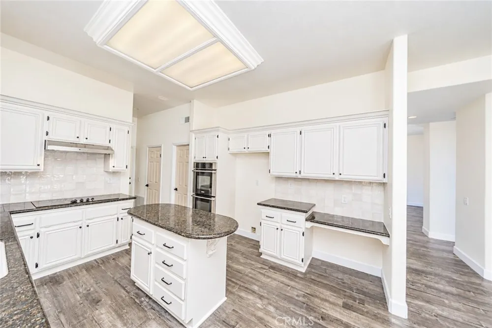 25099 Calle Entradero Murrieta, CA 92563