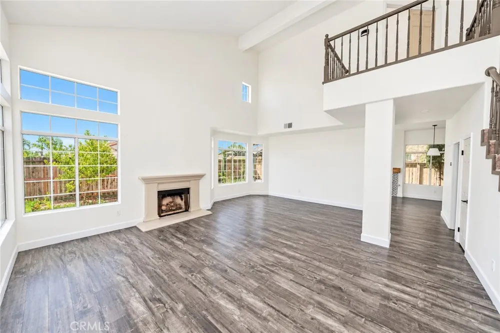 25099 Calle Entradero Murrieta, CA 92563