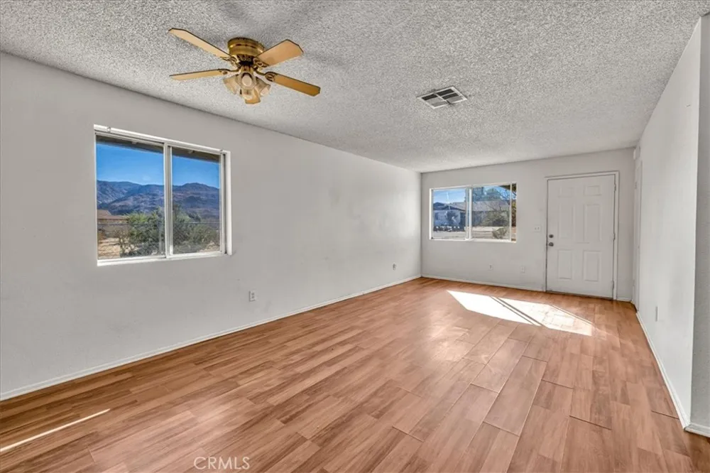 6211 Daisy Avenue 29 Palms, CA 92277