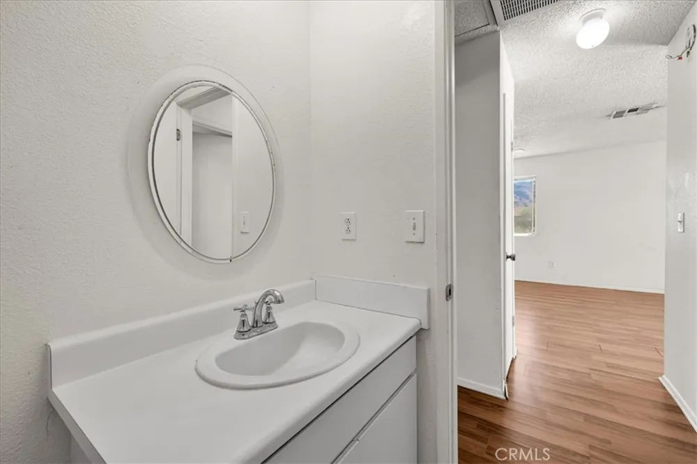 6211 Daisy Avenue 29 Palms, CA 92277