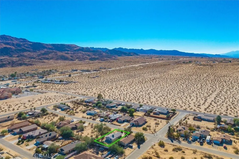 6211 Daisy Avenue 29 Palms, CA 92277