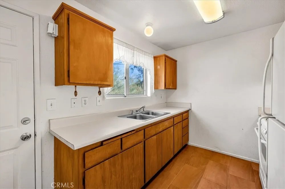 6211 Daisy Avenue 29 Palms, CA 92277