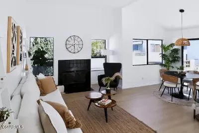 4261 Las Virgenes Road #2 Calabasas, CA 91302