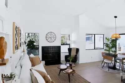 4261 Las Virgenes Road #2 Calabasas, CA 91302