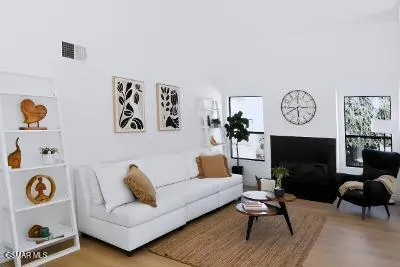 4261 Las Virgenes Road #2 Calabasas, CA 91302