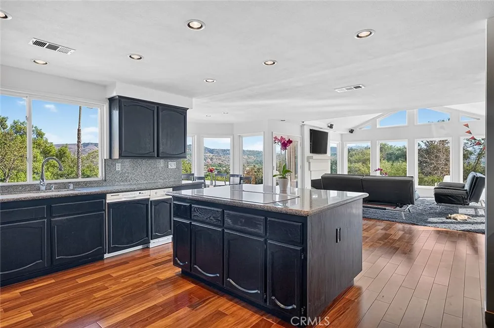10571 Morada Orange, CA 92869