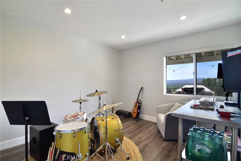 24574 Overland Drive West Hills, CA 91304