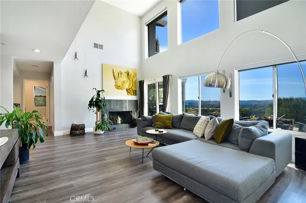 24574 Overland Drive West Hills, CA 91304