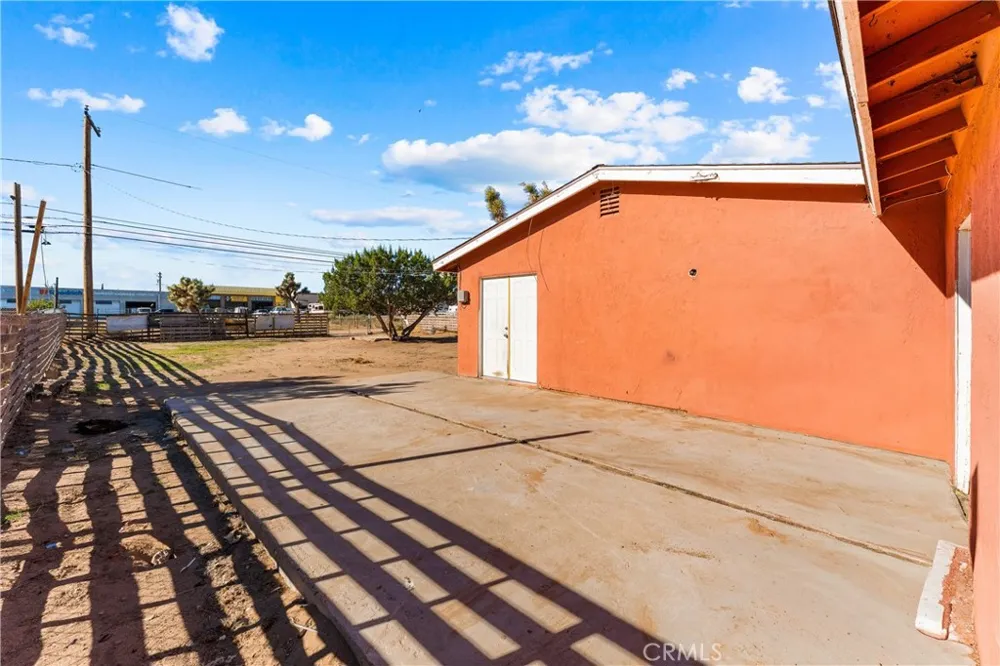 16227 Juniper Hesperia, CA 92345