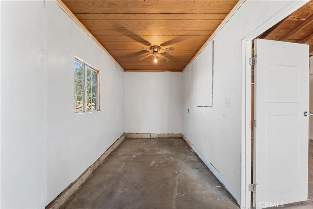16227 Juniper Hesperia, CA 92345