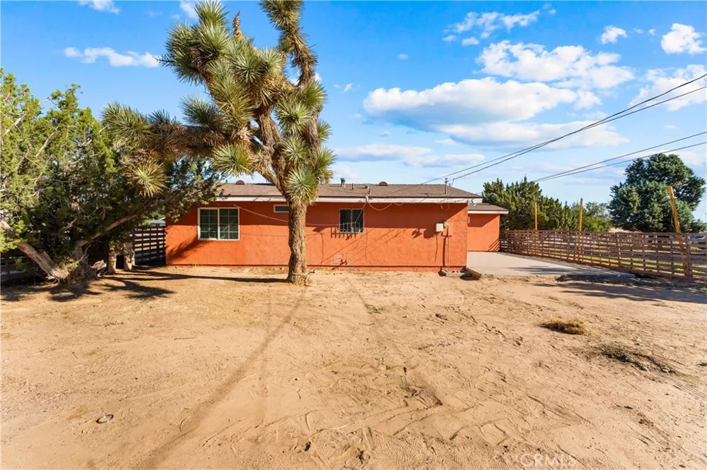 16227 Juniper Hesperia, CA 92345