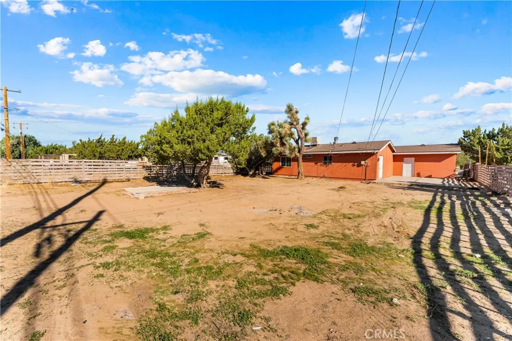 16227 Juniper Hesperia, CA 92345