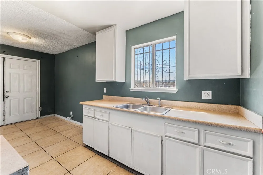 16227 Juniper Hesperia, CA 92345