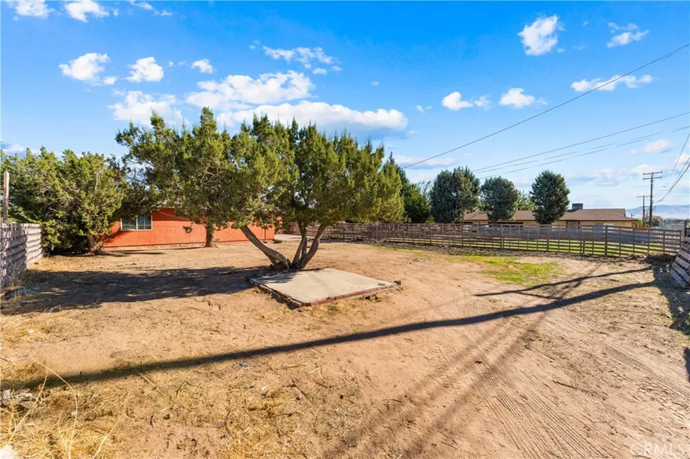 16227 Juniper Hesperia, CA 92345