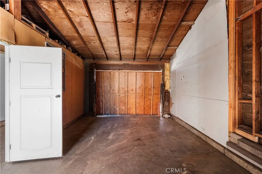 16227 Juniper Hesperia, CA 92345
