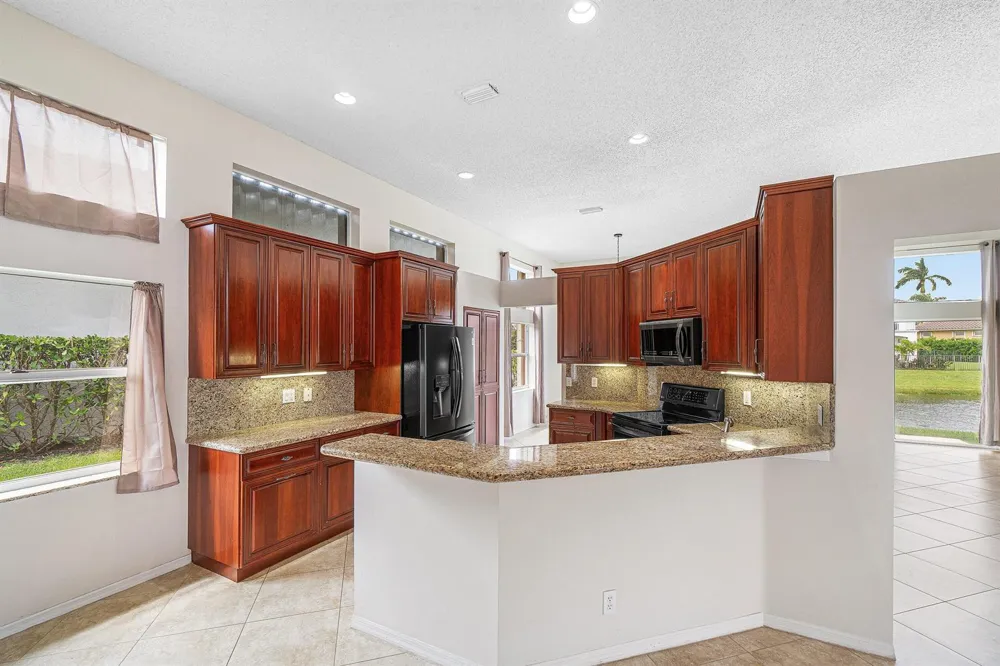 10599 Saint Thomas Drive Boca Raton, FL 33498