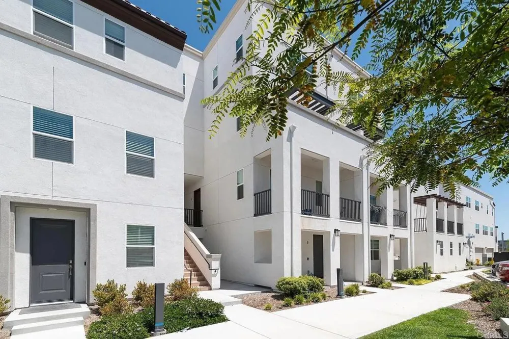 2015 Mindoro Lane #4 Chula Vista, CA 91915