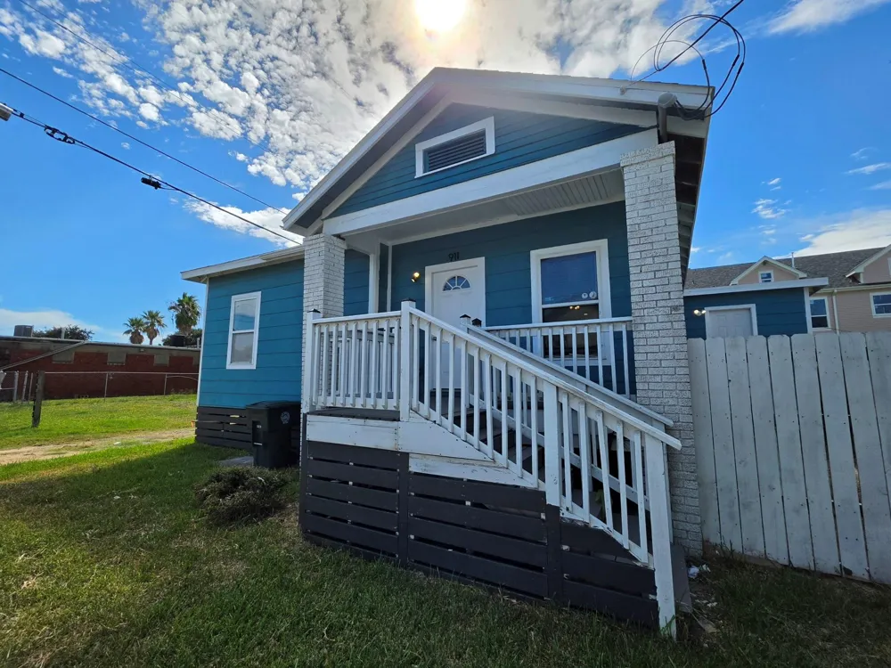 911 43rd Street Galveston, TX 77550