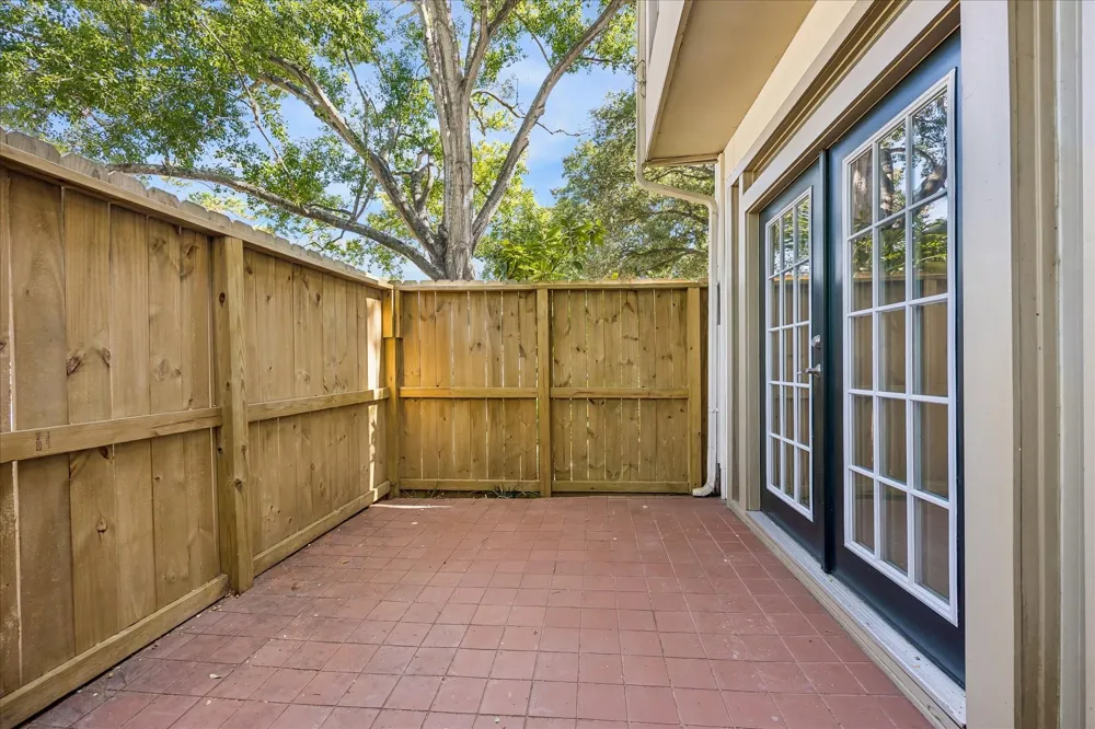 2100 Tanglewilde Street #261 Houston, TX 77063