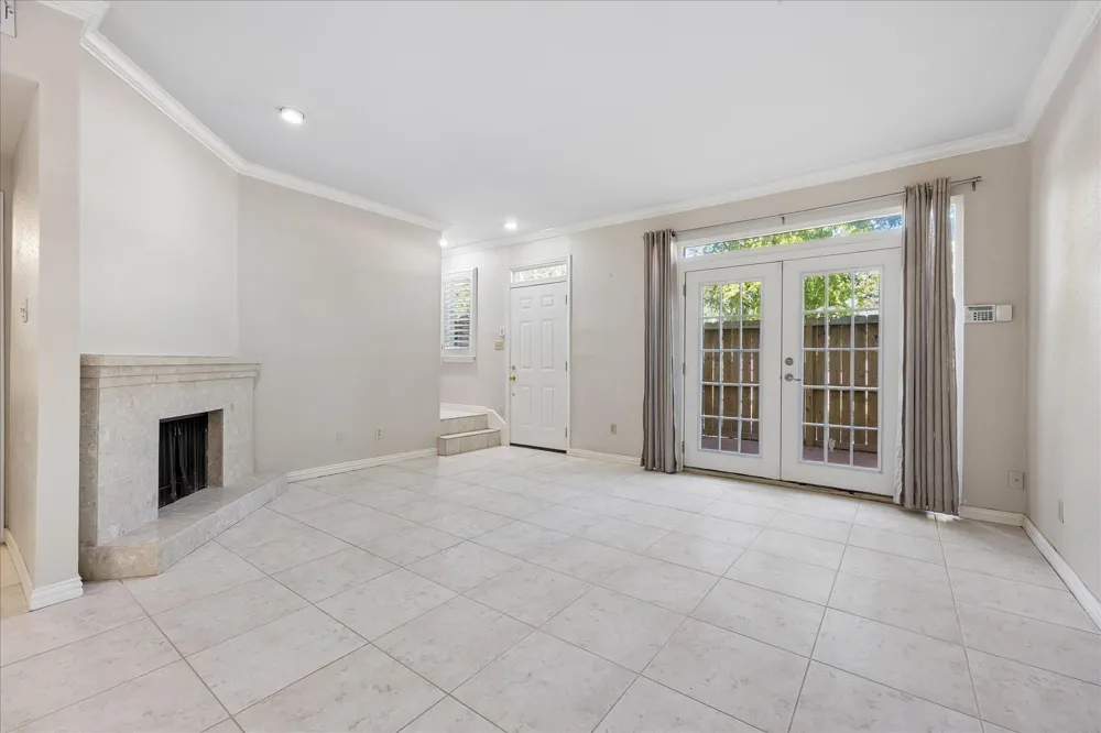 2100 Tanglewilde Street #261 Houston, TX 77063