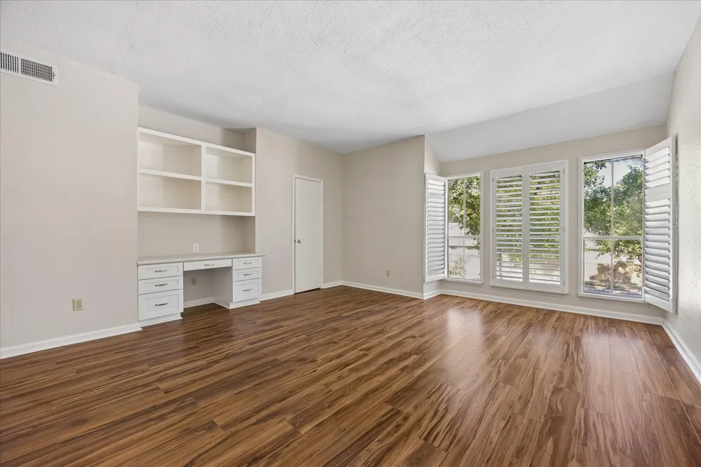 2100 Tanglewilde Street #261 Houston, TX 77063