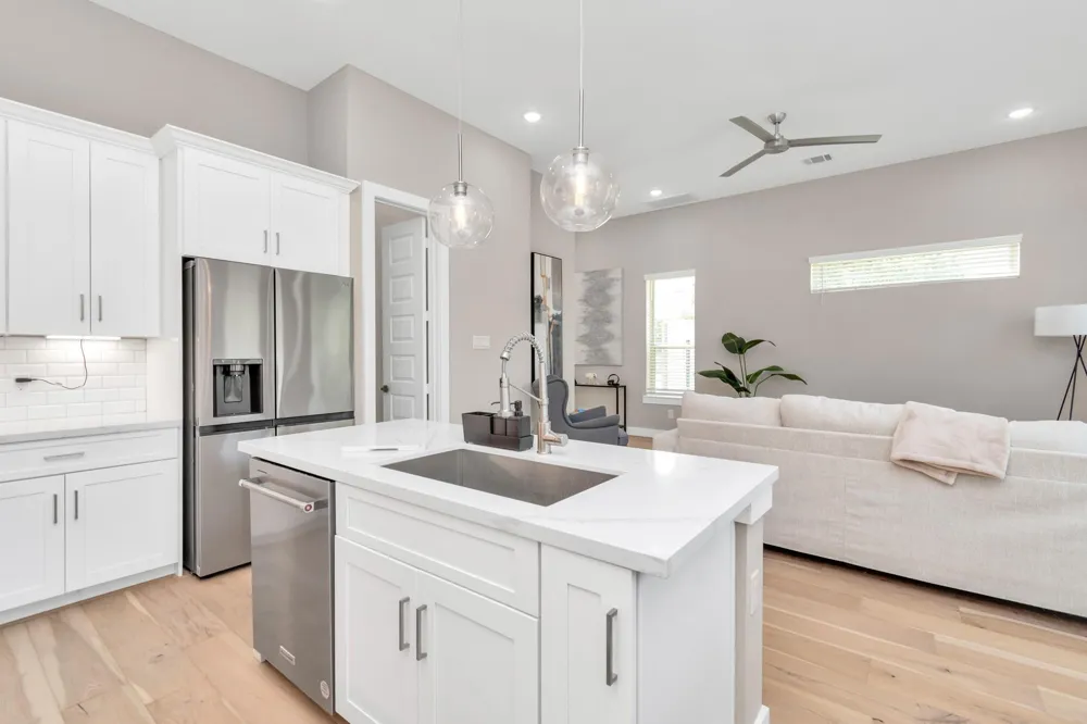 305 Queen Sude Lane Houston, TX 77091