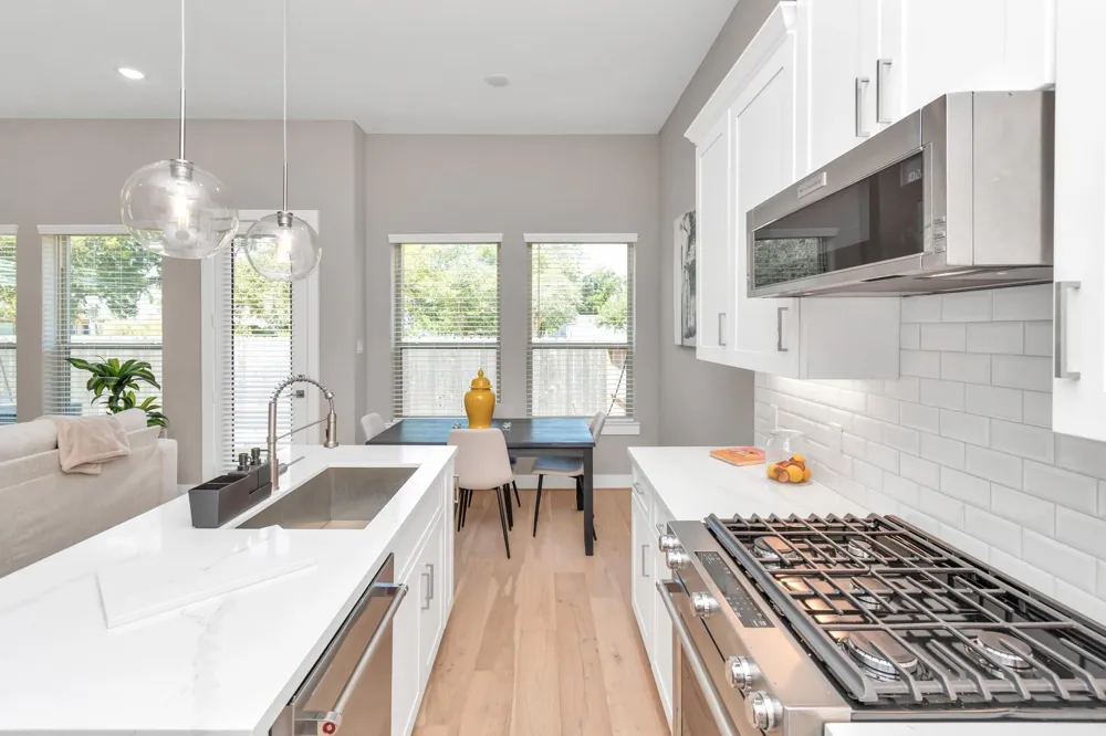 305 Queen Sude Lane Houston, TX 77091