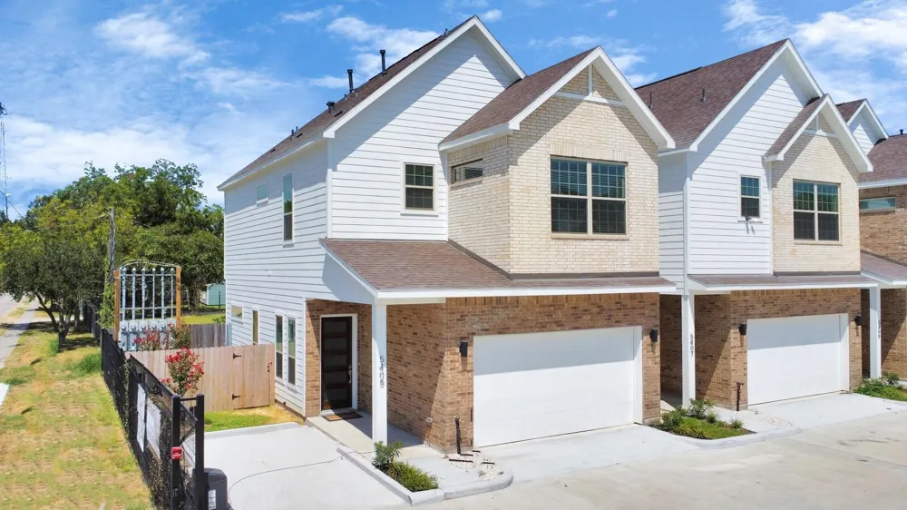 305 Queen Sude Lane Houston, TX 77091