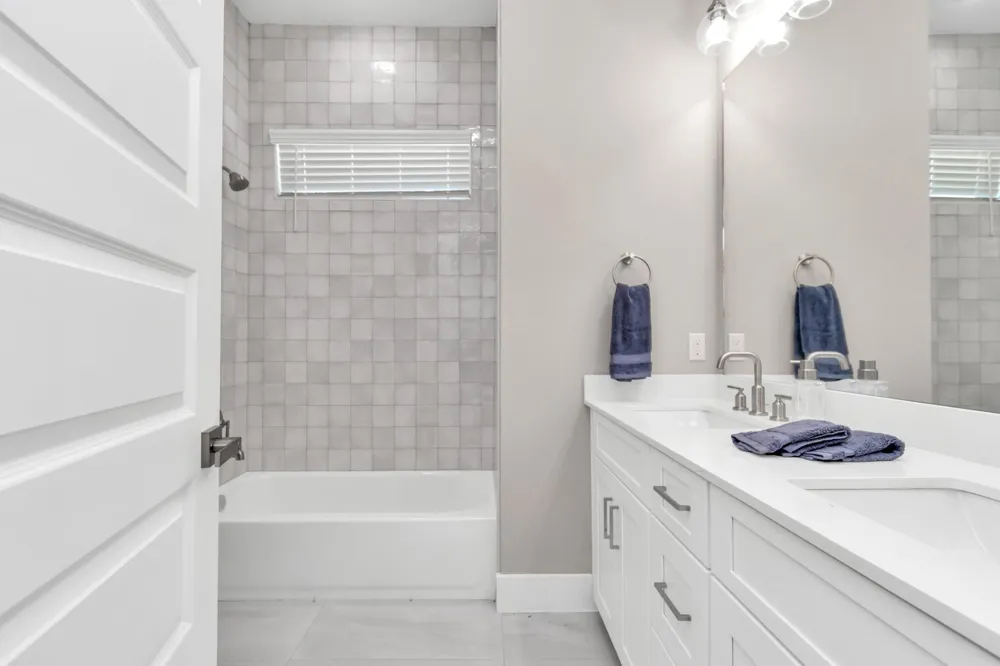 305 Queen Sude Lane Houston, TX 77091