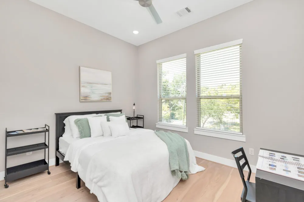 305 Queen Sude Lane Houston, TX 77091
