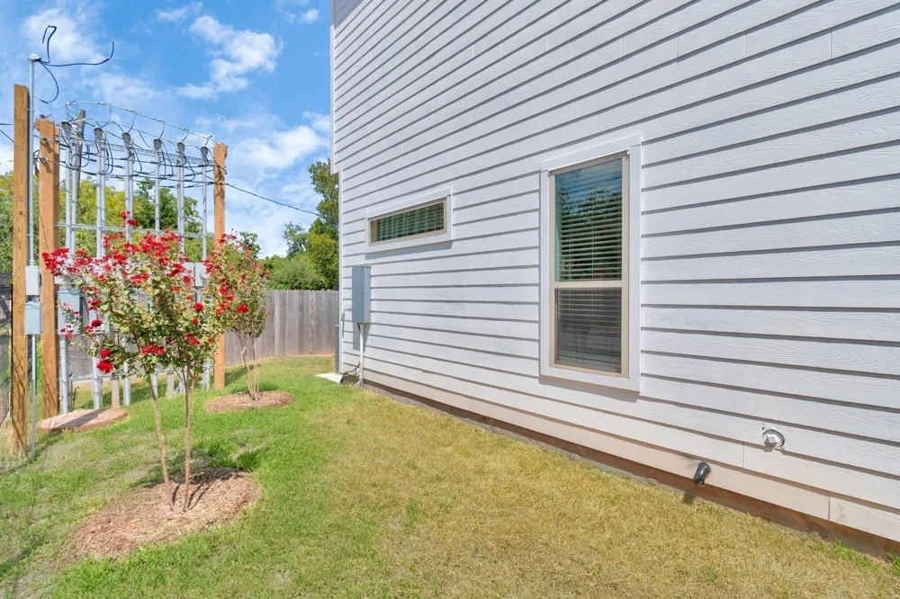 305 Queen Sude Lane Houston, TX 77091