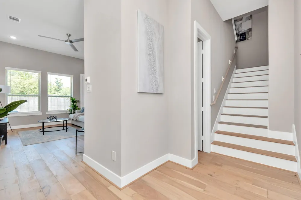 305 Queen Sude Lane Houston, TX 77091